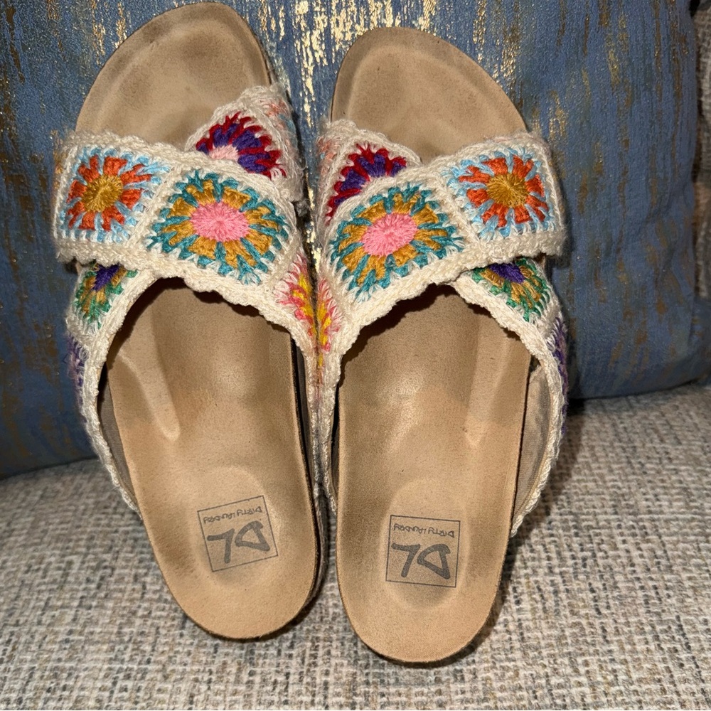 Chinese Laundry (DirtyLaundry) Multicolor Crochet Sandals